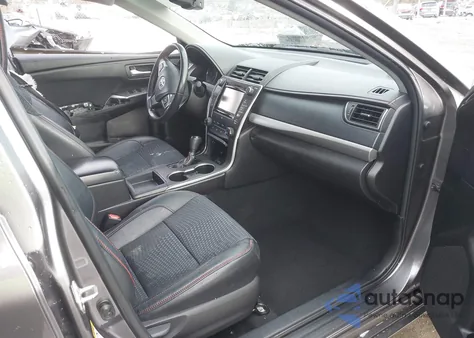 2015 Toyota Camry Se z USA, uszkodzony, nr VIN 4T1BF1FK8FU101970